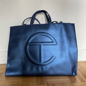 LARGE Telfar Bag!